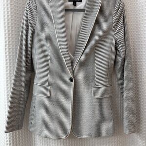 Banana Republic Gray and White Seersucker Striped Blazer
